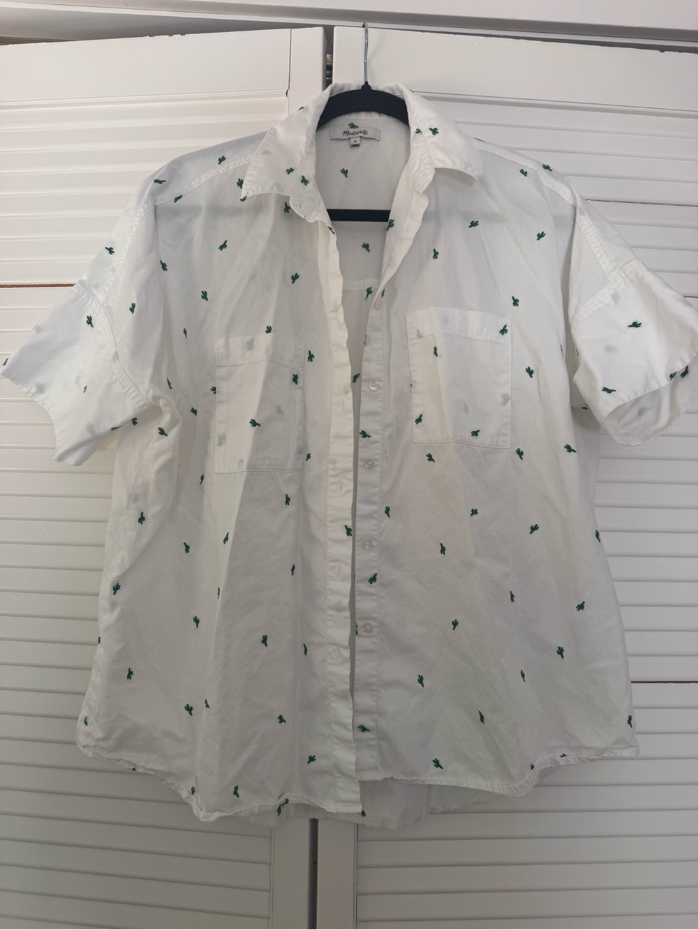Madewell White Short-Sleeve Button Down Shirt with Green Embroidered Cactus 0010